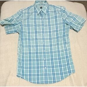 L.L.Bean Mens Short Sleeve Shirt Light Blue, size Med-Tall Slightly Fitted